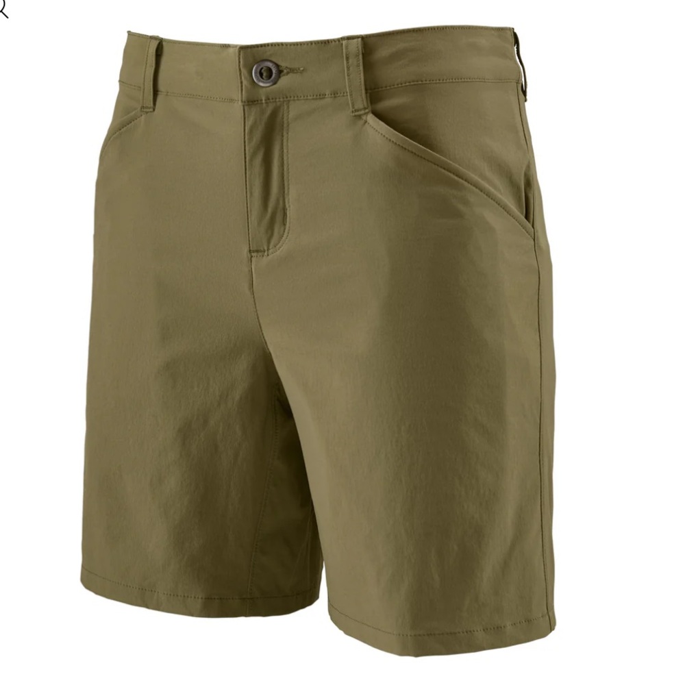 Patagonia Quandary 7” Hiking Shorts in Tent Green Size 4